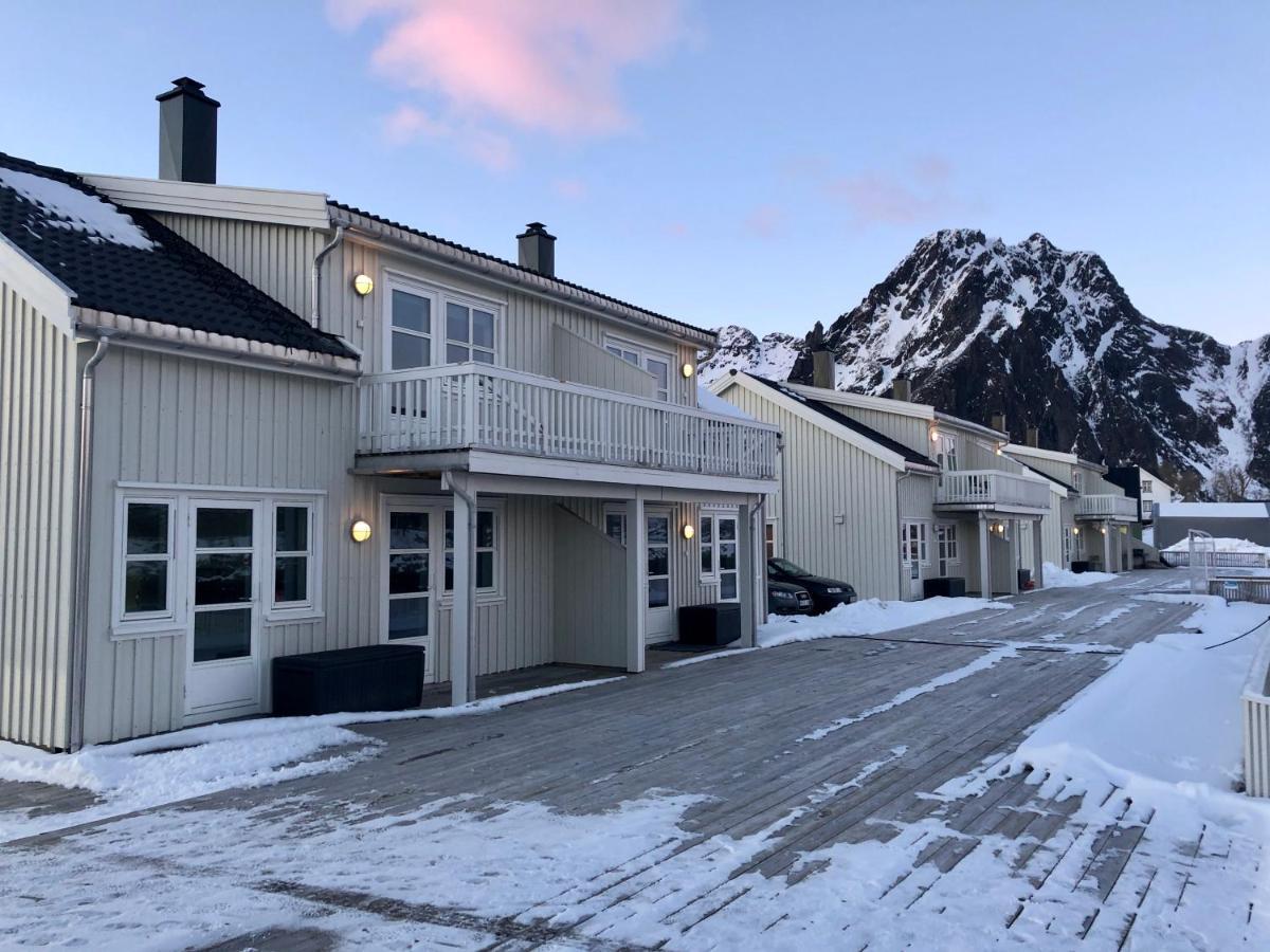 Rorbuene Svolvaer Havn Villa Exterior foto