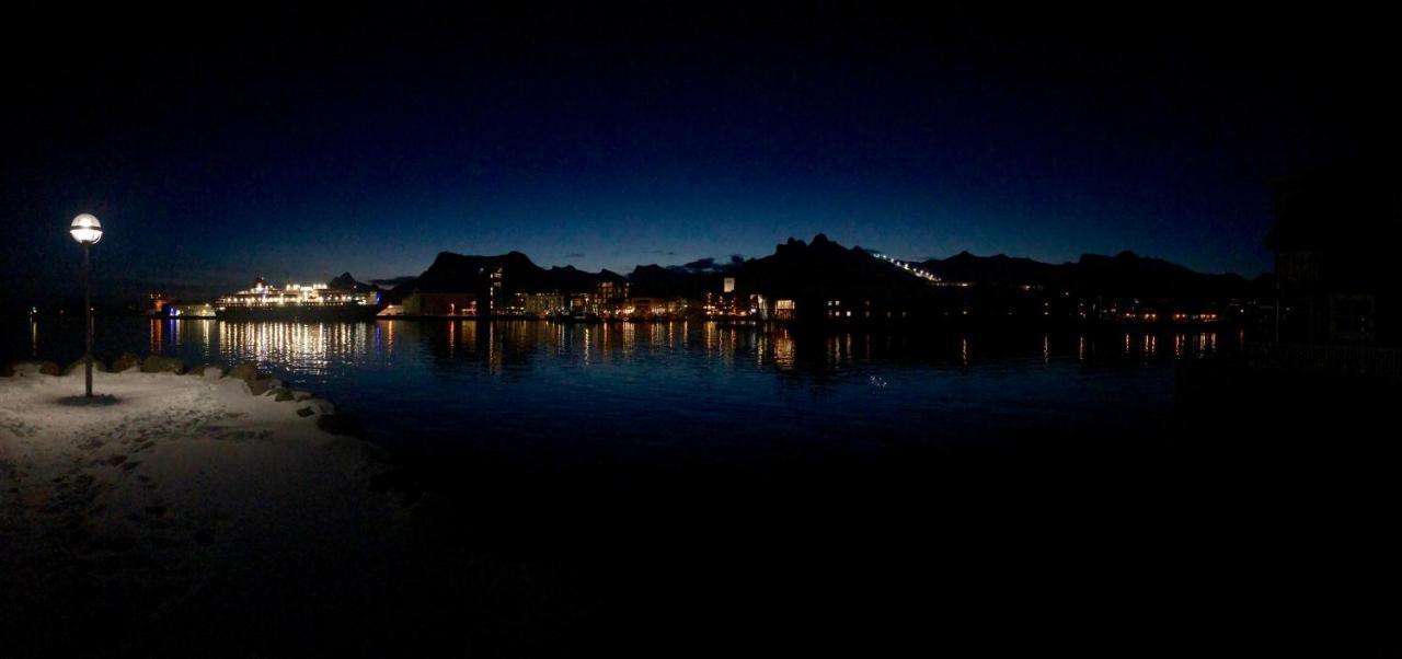 Rorbuene Svolvaer Havn Villa Exterior foto